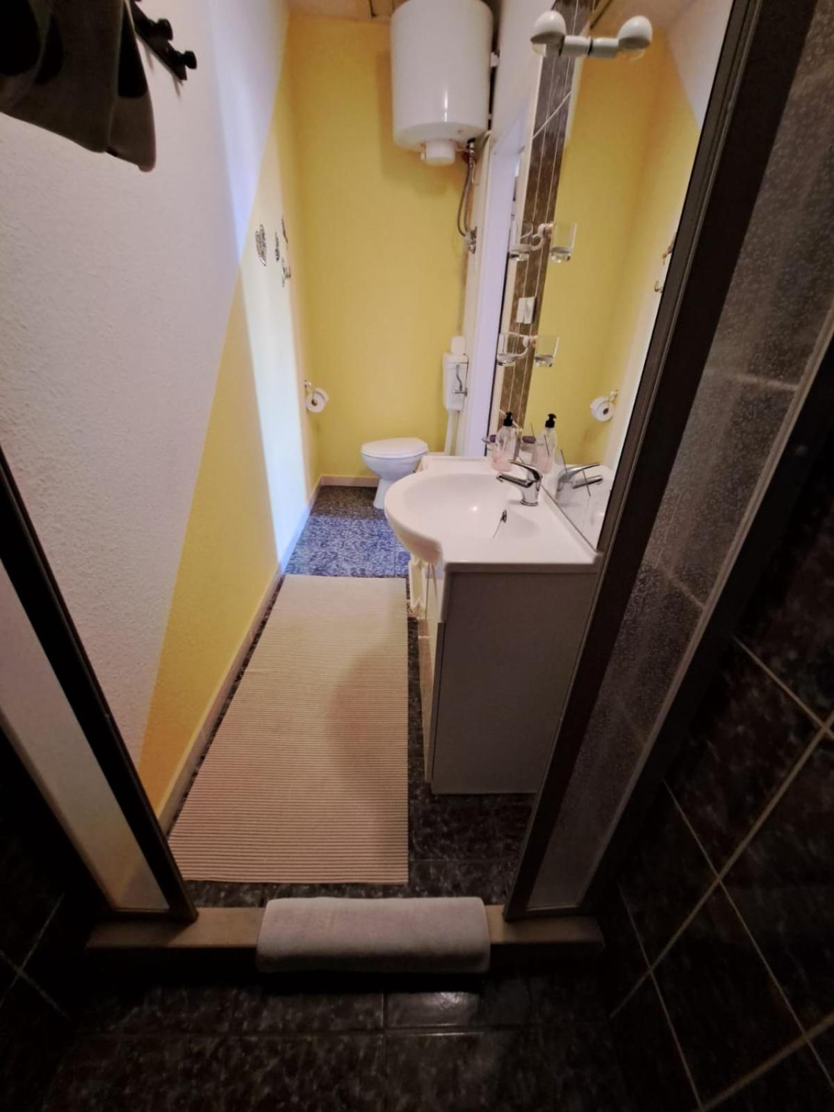 Apartmani Dusica Lumbarda Eksteriør bilde