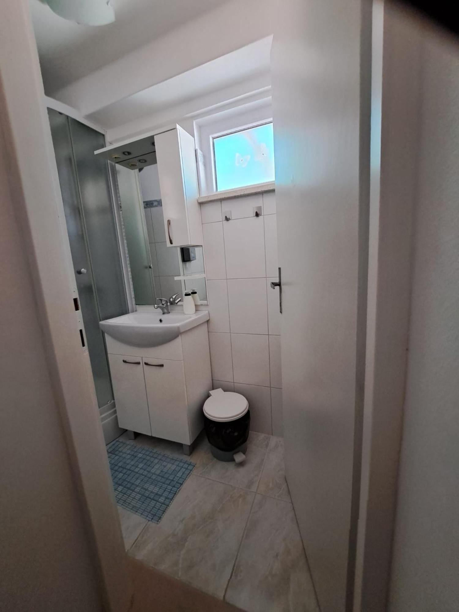 Apartmani Dusica Lumbarda Eksteriør bilde